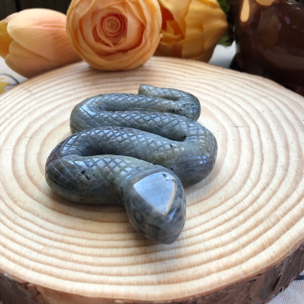 Labradorite Crystal Snake - Picture 4 of 15